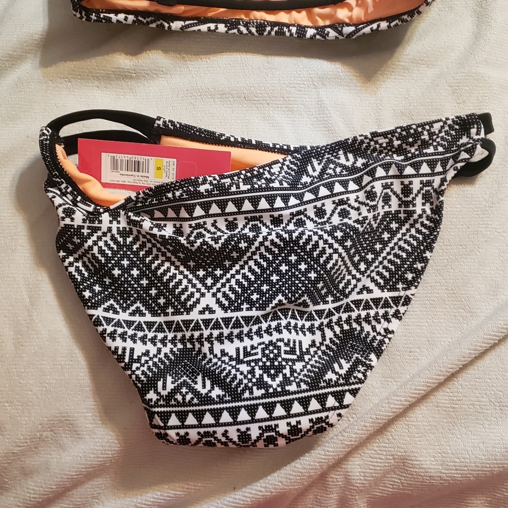 Bikini set - Picture 2 of 2